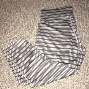 Athleta grey and white striped capris